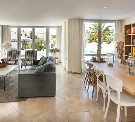 Villa 2016 Moderna Al Canal Con 4 By Homeselectspain